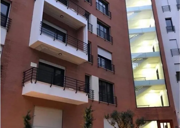 Lejlighed Nemis In The Centre Of Four Free Parking Tirana